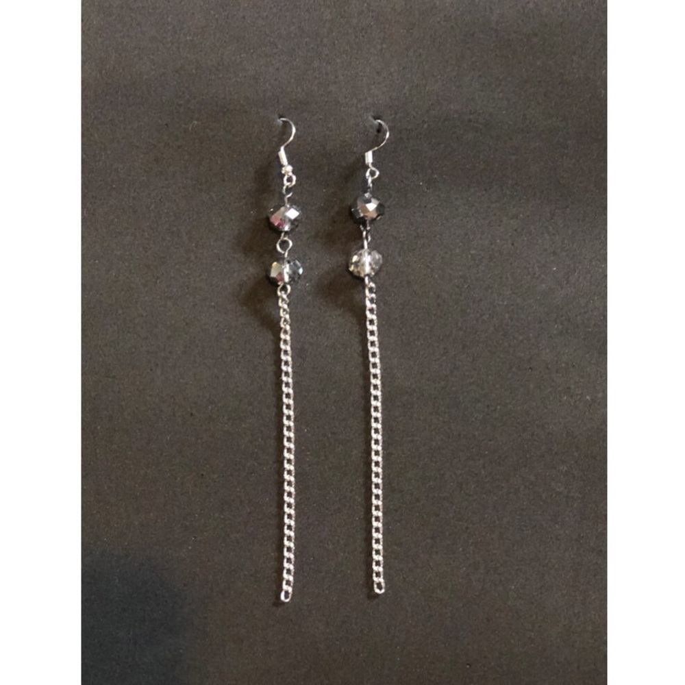 Chain Glitz Neckline Earrings!